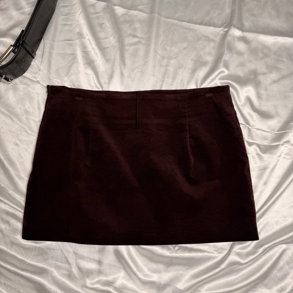 Zara Burgundy Mini Skirt with Belt - Picture 5 of 9
